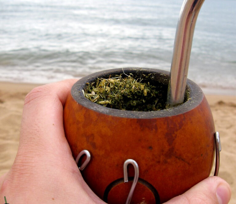 mate en la playa