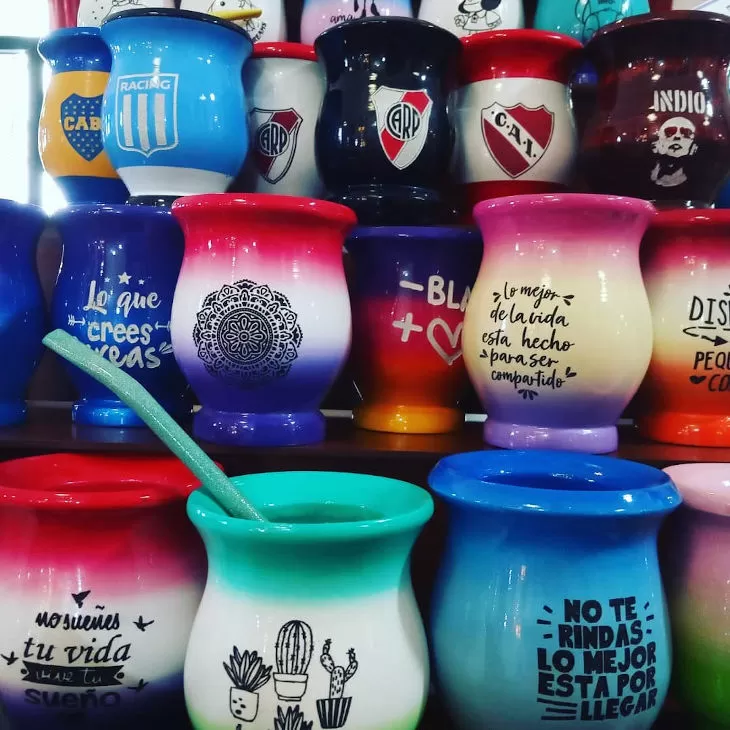 frases-grabadas-en-mates-madera-vitrificados