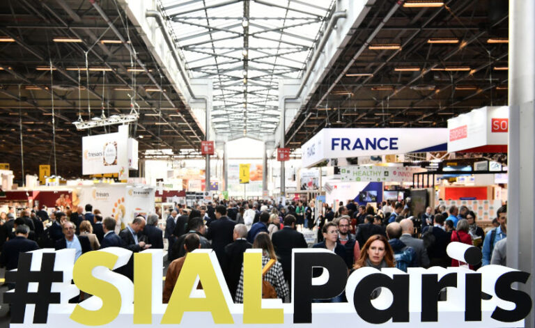 gente-visitando-sial-paris-expo-francia-2022