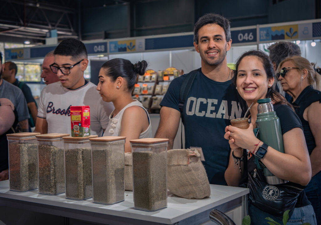 pareja-tomando-mate-caminos-sabores-23