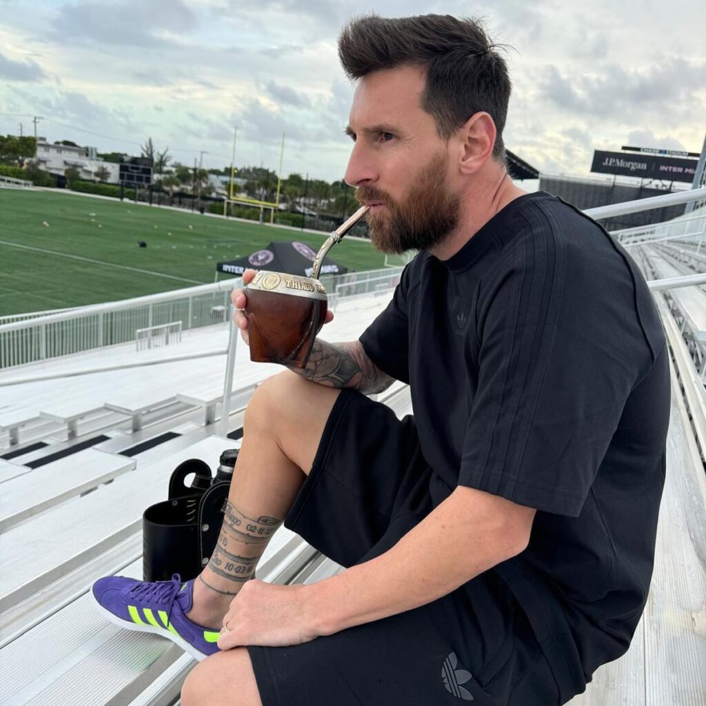 mate de messi con nombres hijos