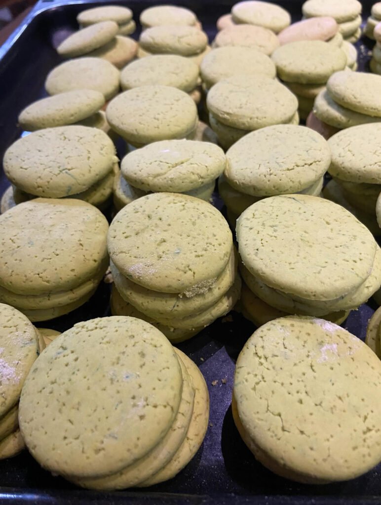 tapas de alfajores con yerba mate crocantes y caseros
