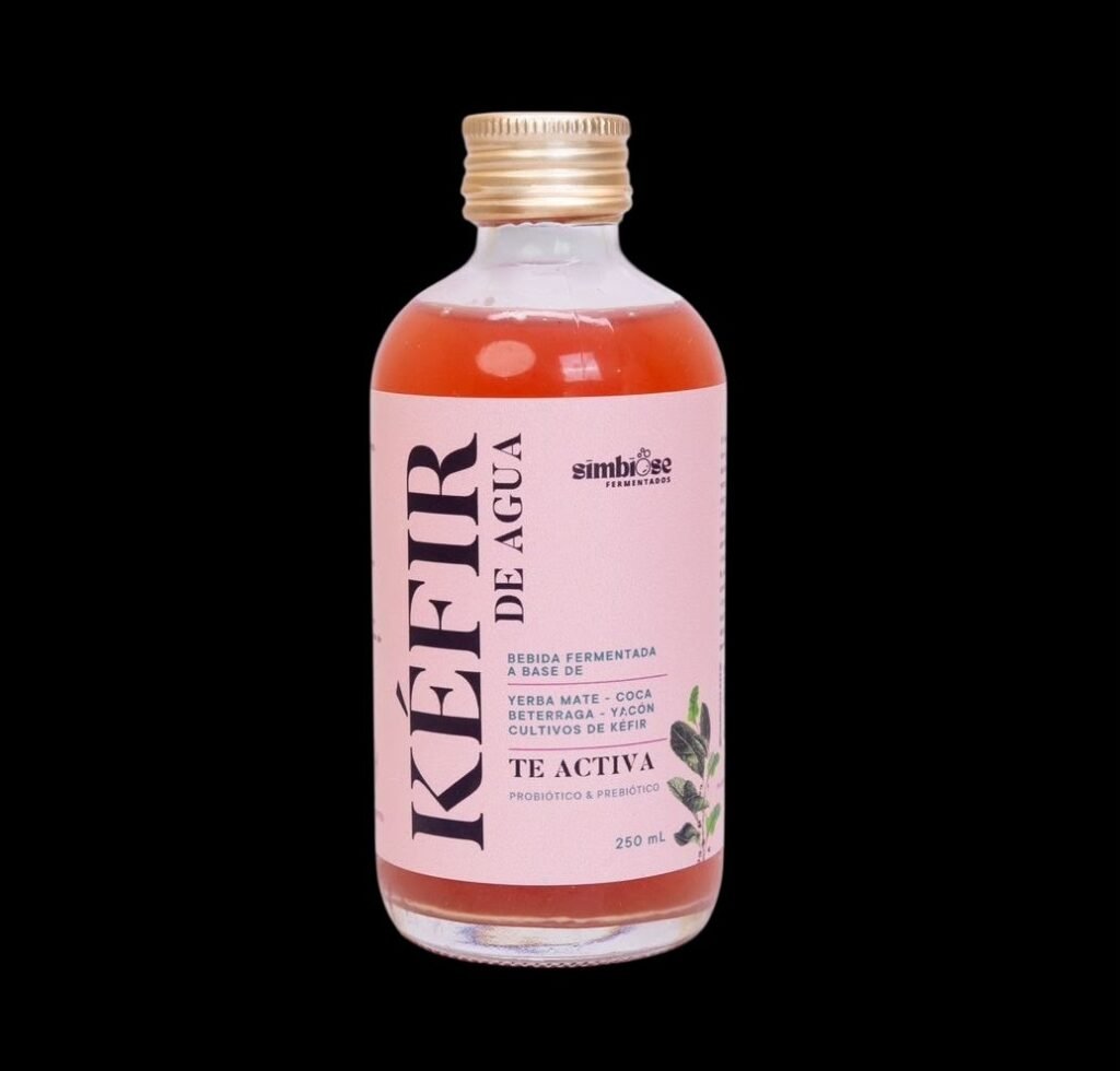 kefir-de-agua-con-yerba-mate-hojas-coca-betarraga.jpeg
